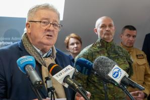 [VIDEO] Briefing prasowy ministra Czesława Siekierskiego na przejściu granicznym w Barwinku