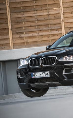 NAGRODA! Biuro Rutkowski poszukuje BMW X6, które zostało skradzione w Sochaczewie
