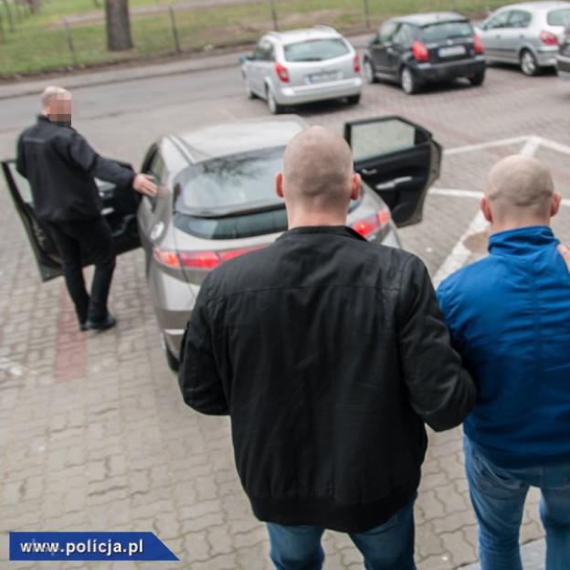 Grupa przestępcza rozbita! Wyłudzili 120 milionów złotych podatku VAT fikcyjnie sprzedając olej rzepakowy! 