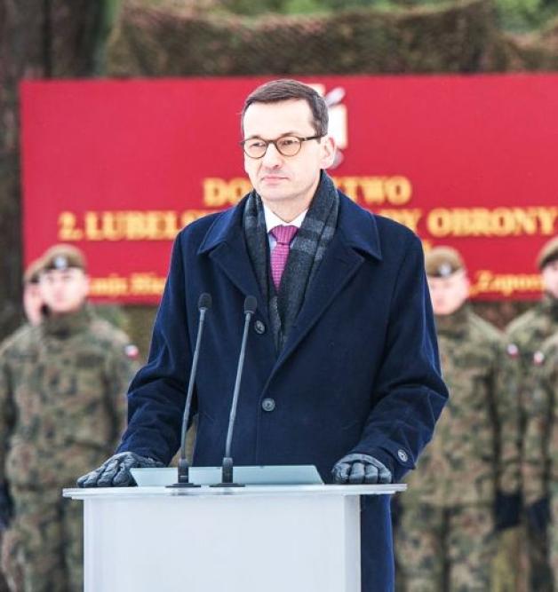 [VIDEO] Premier Mateusz Morawiecki: Dzisiaj z dumą odbudowujemy wielkie tradycje Wojska Polskiego