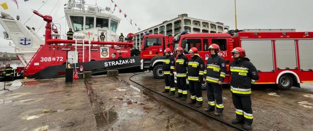Strażak-28  uroczyście przyjęty do służby